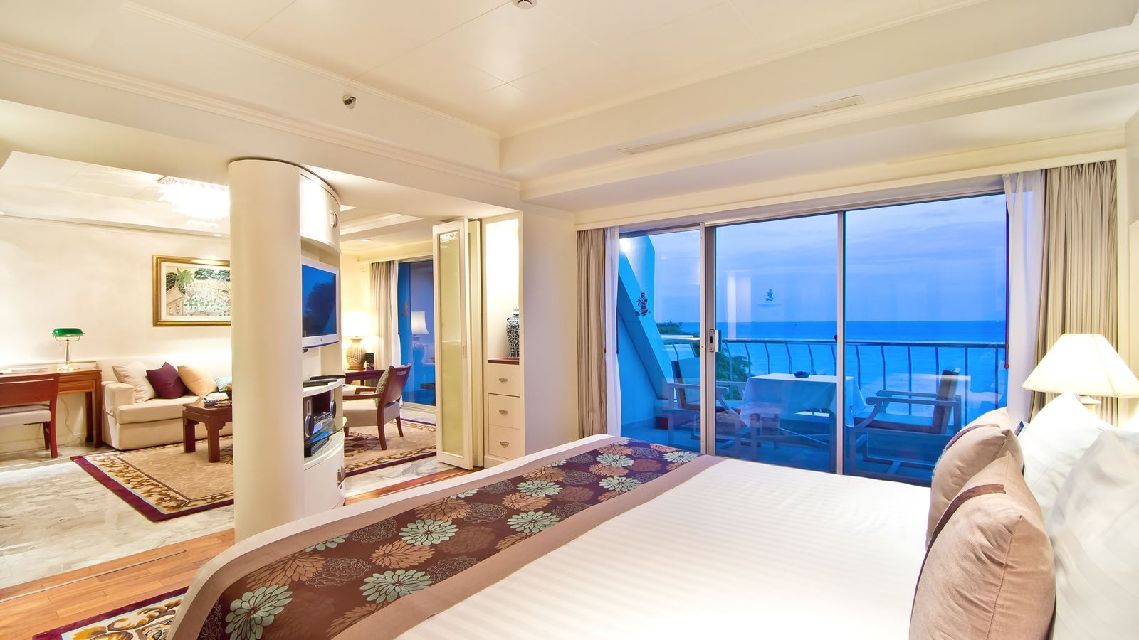 rooms-royal-wing-suite-one-bedroom