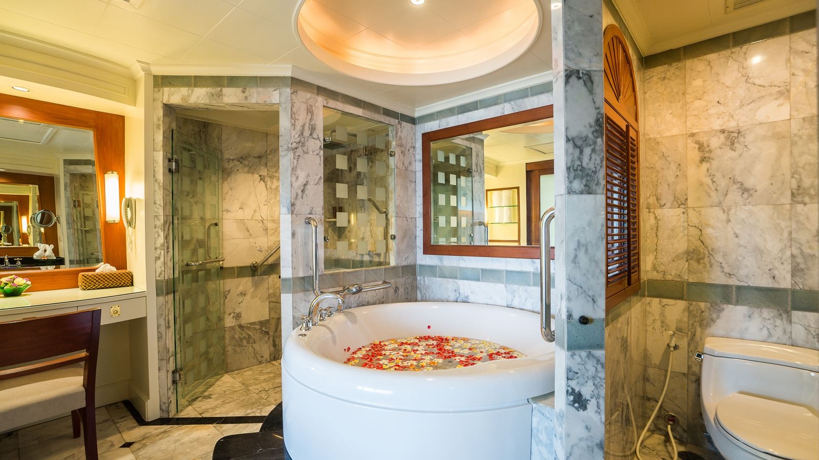 rooms-royal-wing-suite-one-bedroom