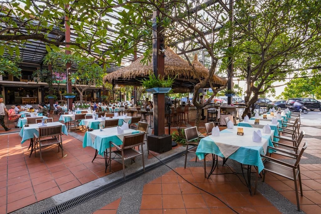 restaurants-laimai-courtyard-restaurant
