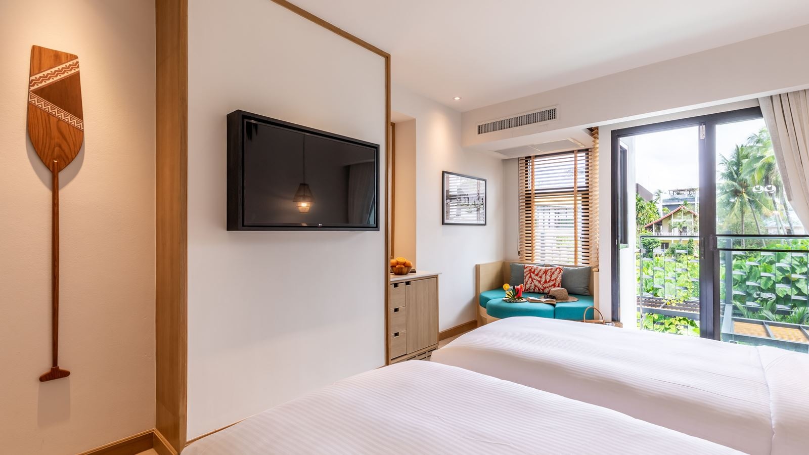 rooms-superior-pool-view-room-twin-bed