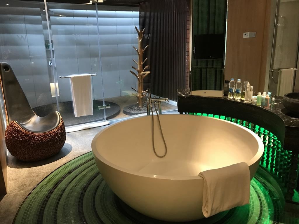 rooms-wow-jungle-oasis