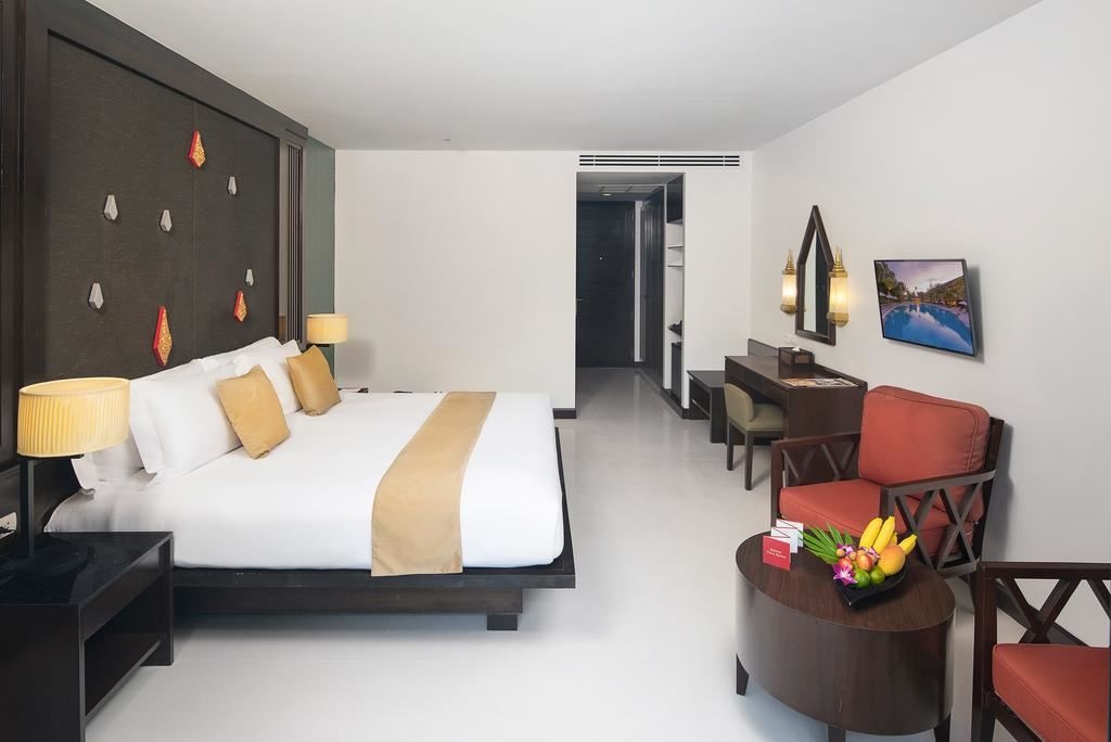 rooms-deluxe-pool-view