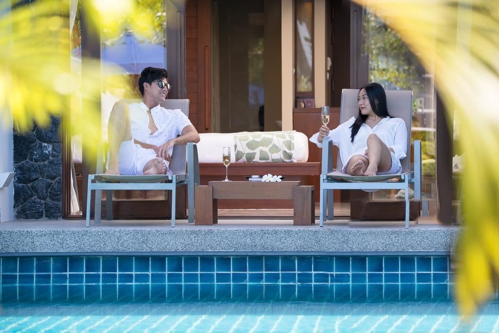 rooms-deluxe-pool-access-room