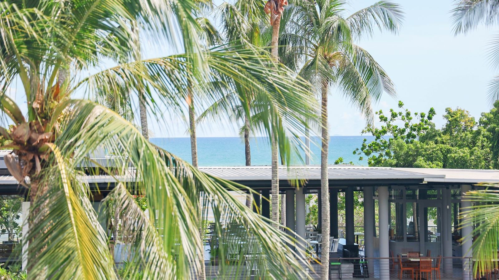 rooms-deluxe-partial-sea-view-room