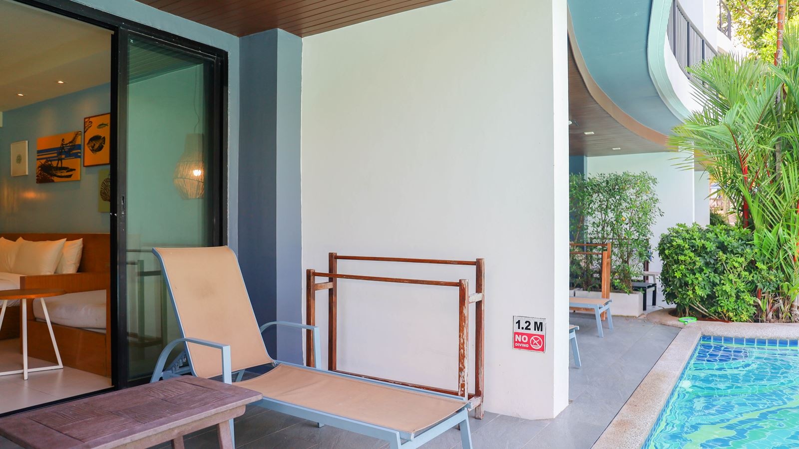 rooms-family-pool-access-room