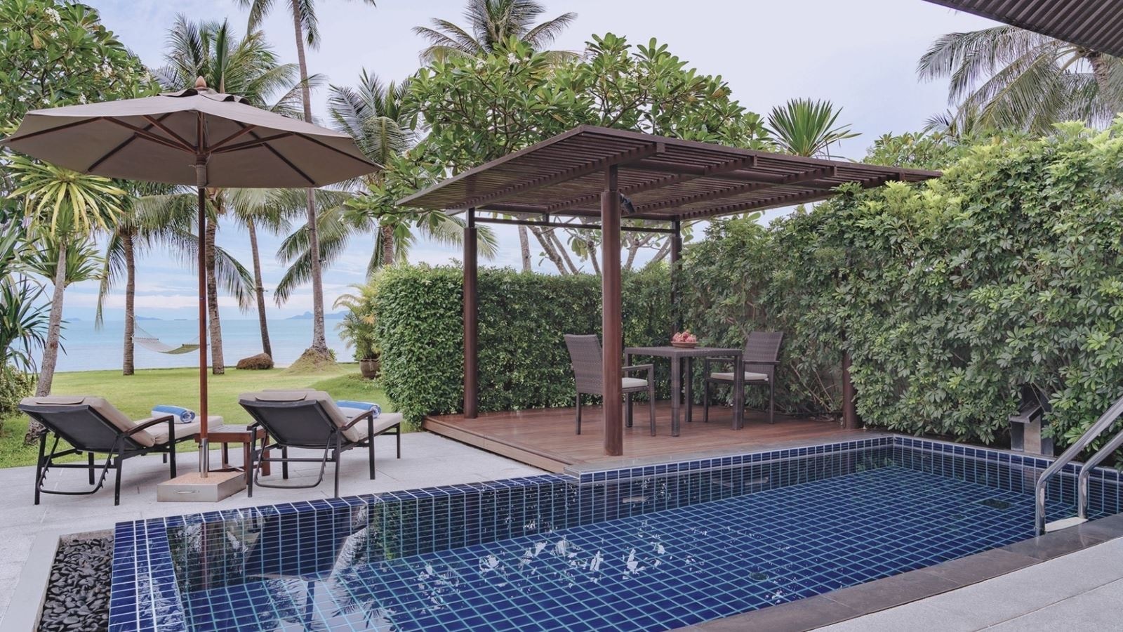 rooms-club-beachfront-pool-villa