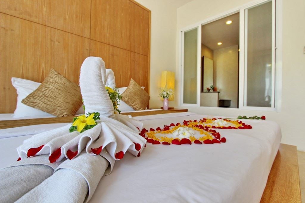 rooms-deluxe-pool-access