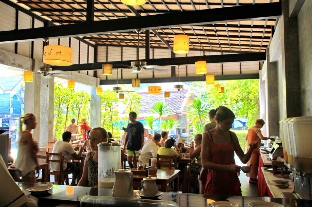 restaurants-kata-lucy-villa