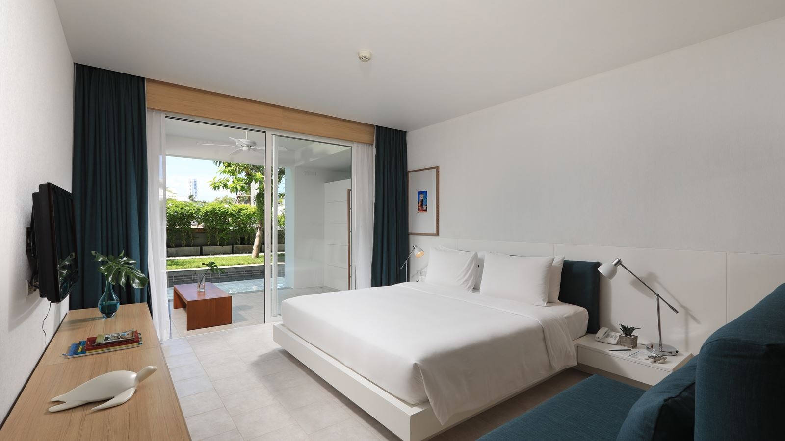 rooms-plunge-pool-daydream