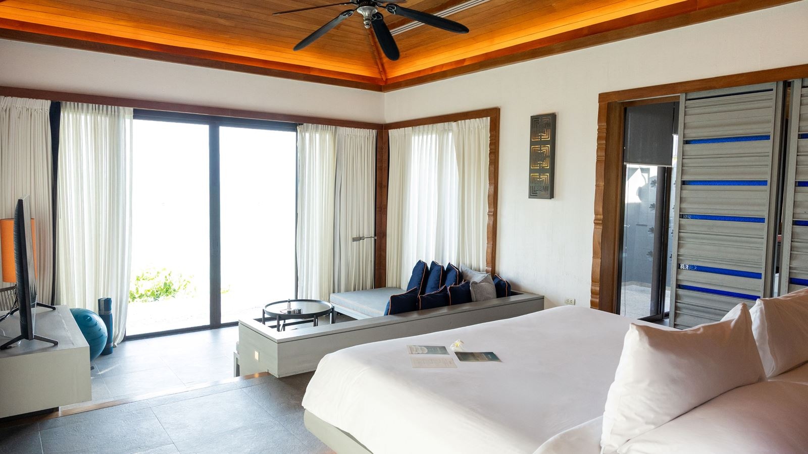 rooms-wellness-luxury-pool-villa