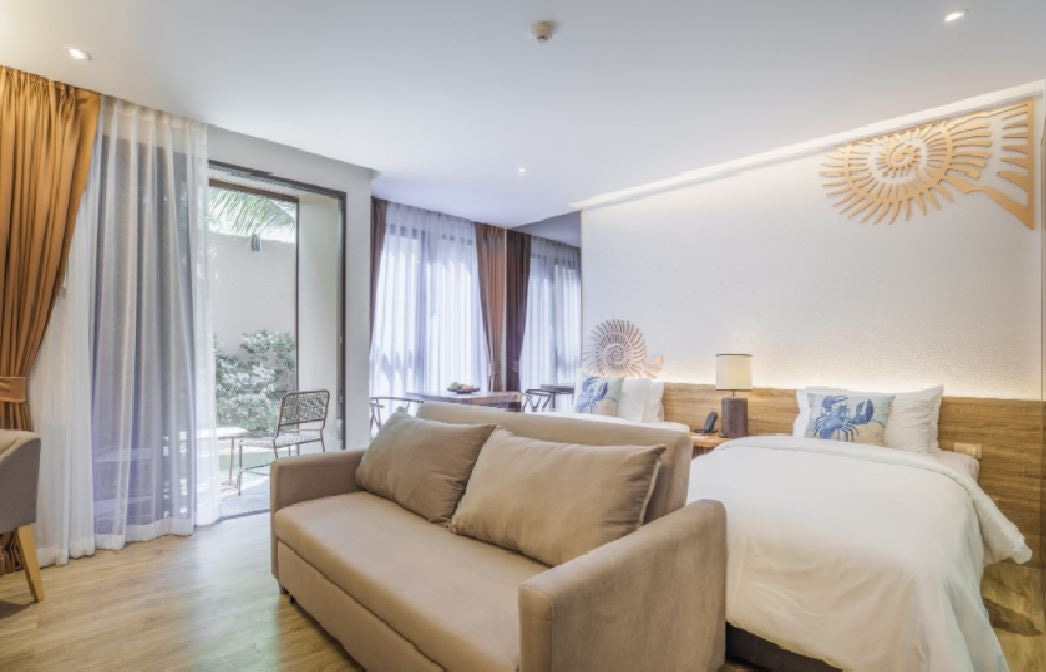 rooms-deluxe-pool-access