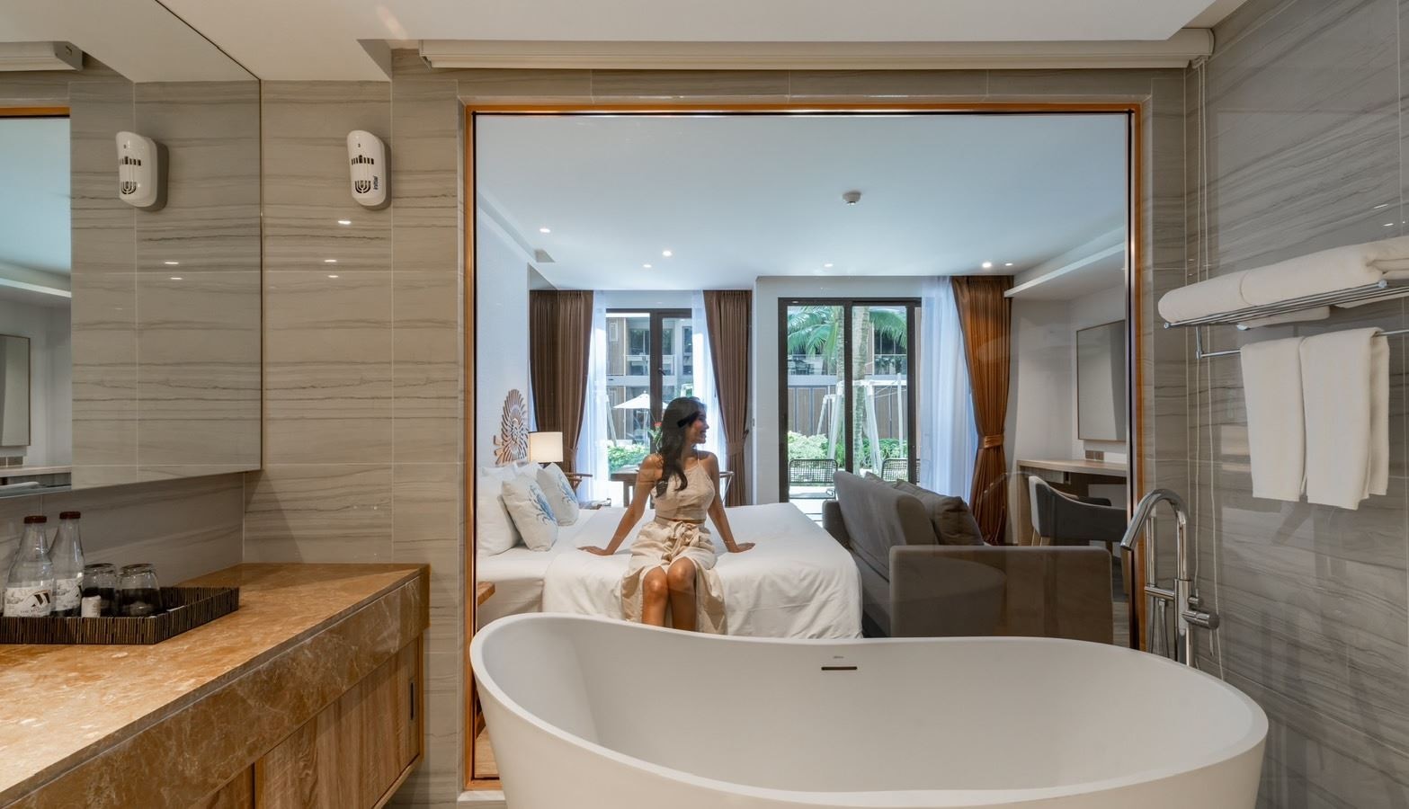 rooms-marin-island-pool-access