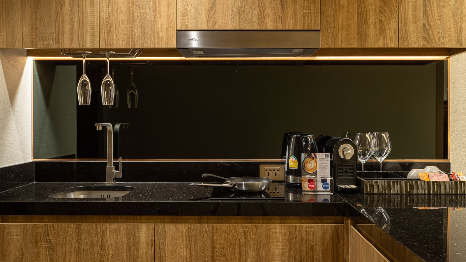 rooms-one-bedroom-suite