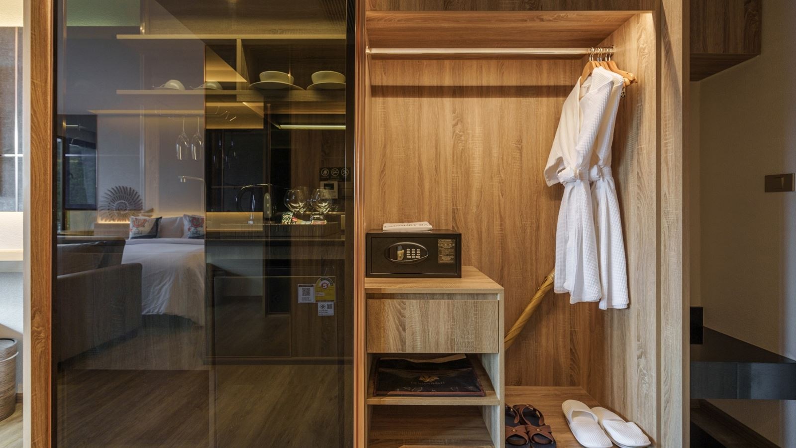 rooms-deluxe-2-nd-child-share-bed