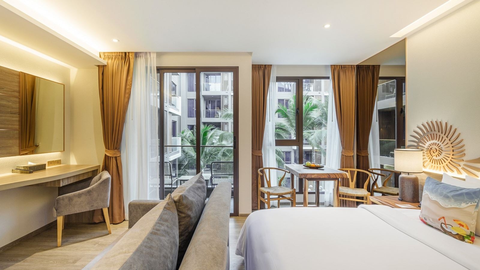 rooms-deluxe-pool-view-2-nd-child-share-bed