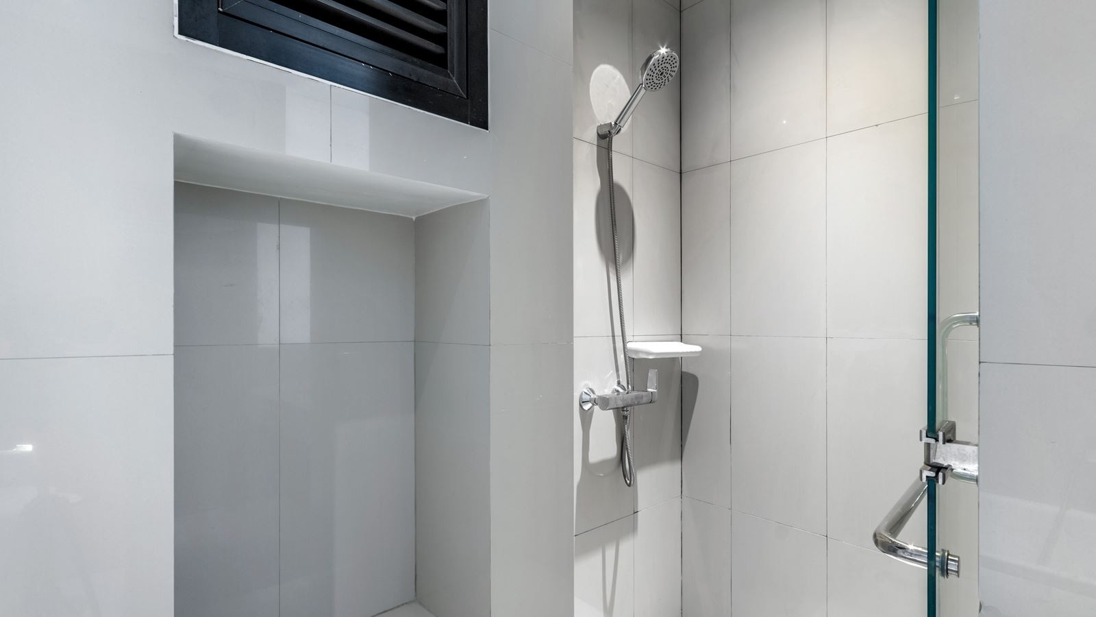 rooms-view-pent-triple-bed