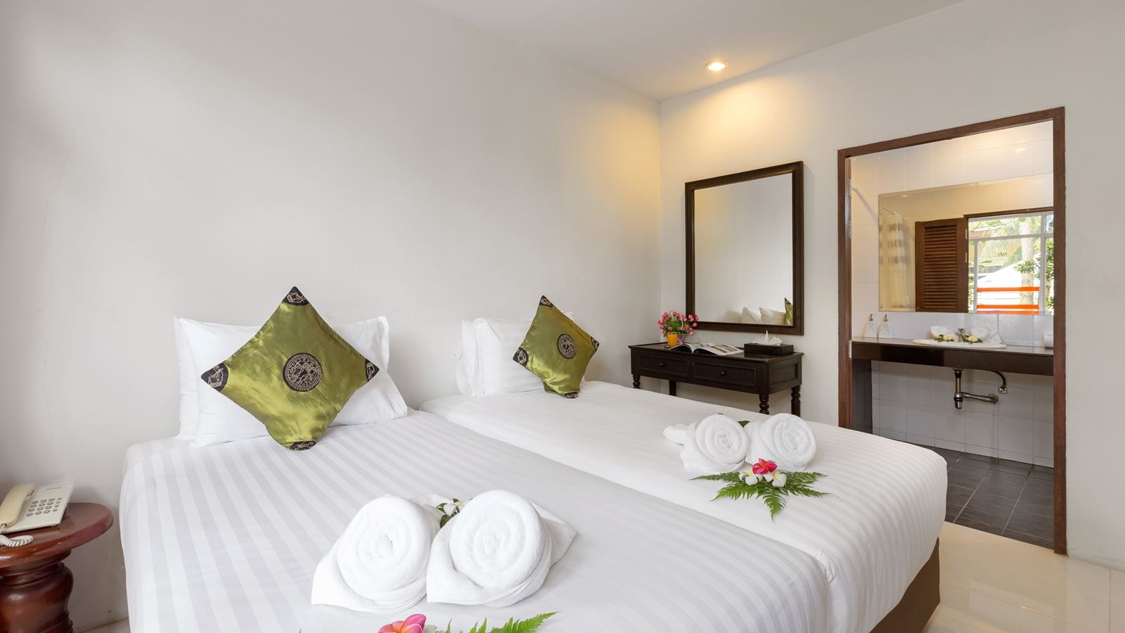 rooms-1-bed-room-suite