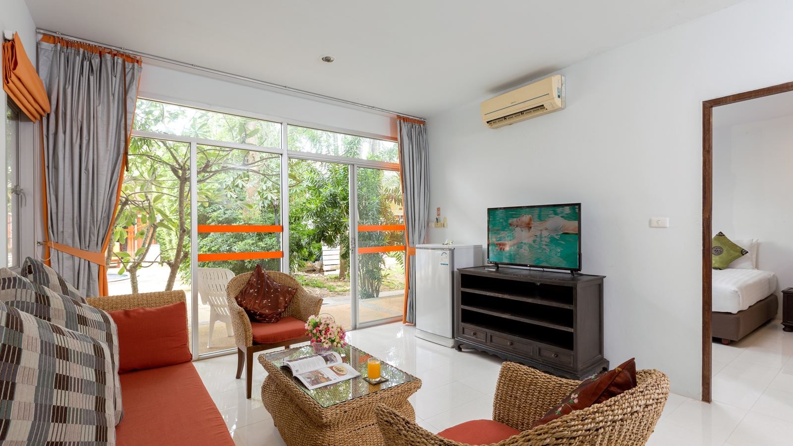 rooms-1-bed-room-suite