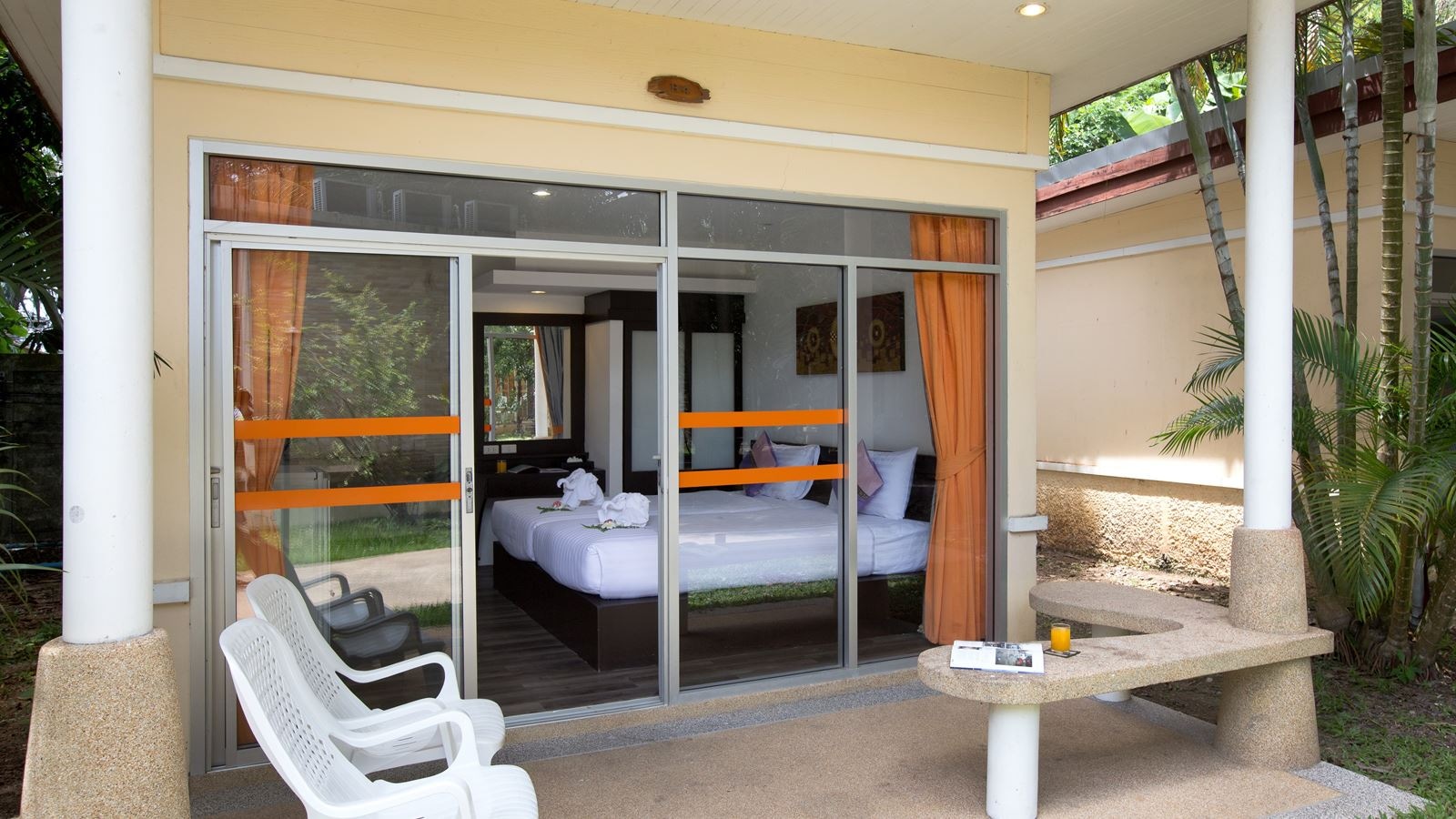 rooms-deluxe-garden-room