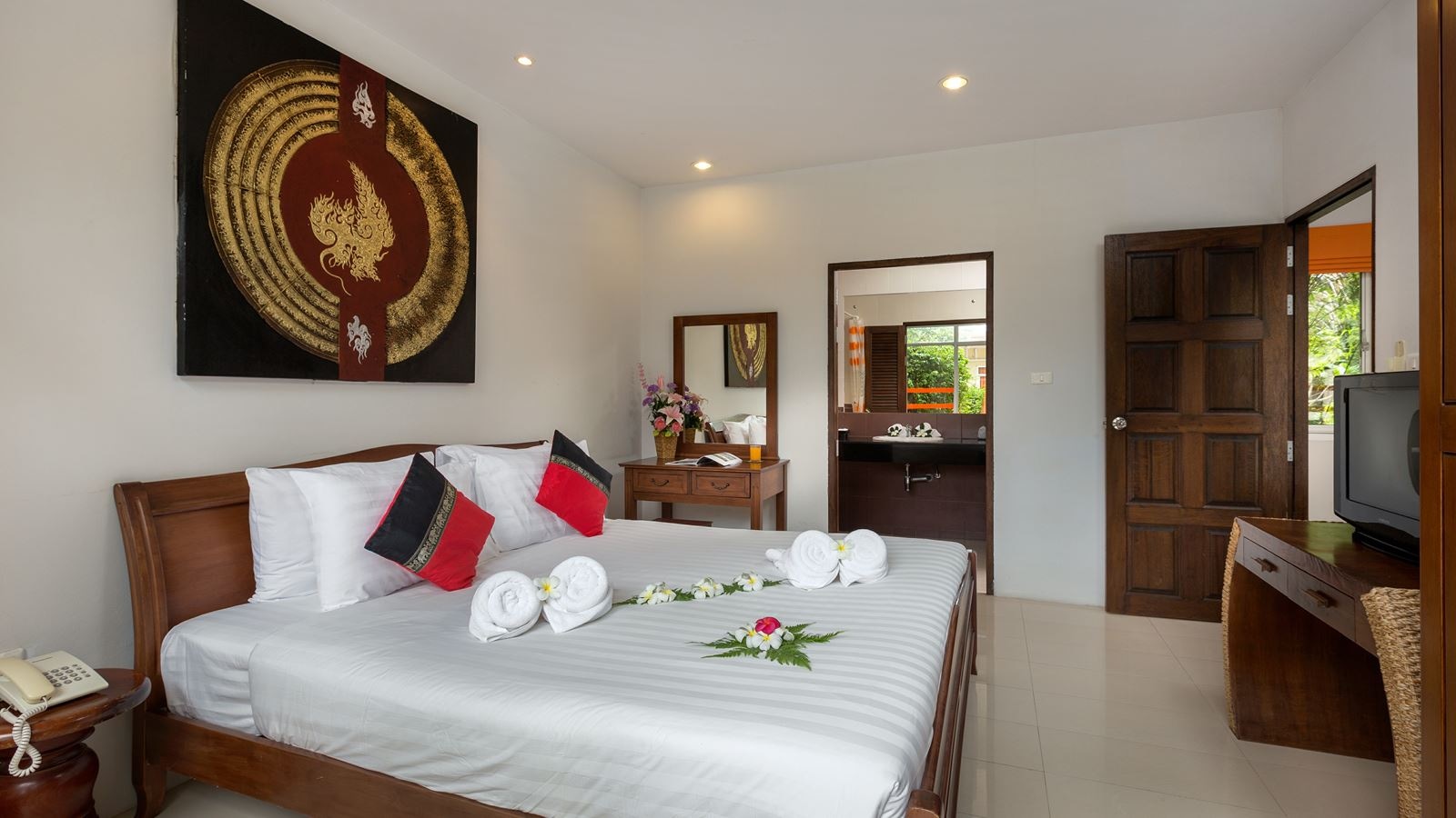 rooms-1-bedroom-suite-pool-access