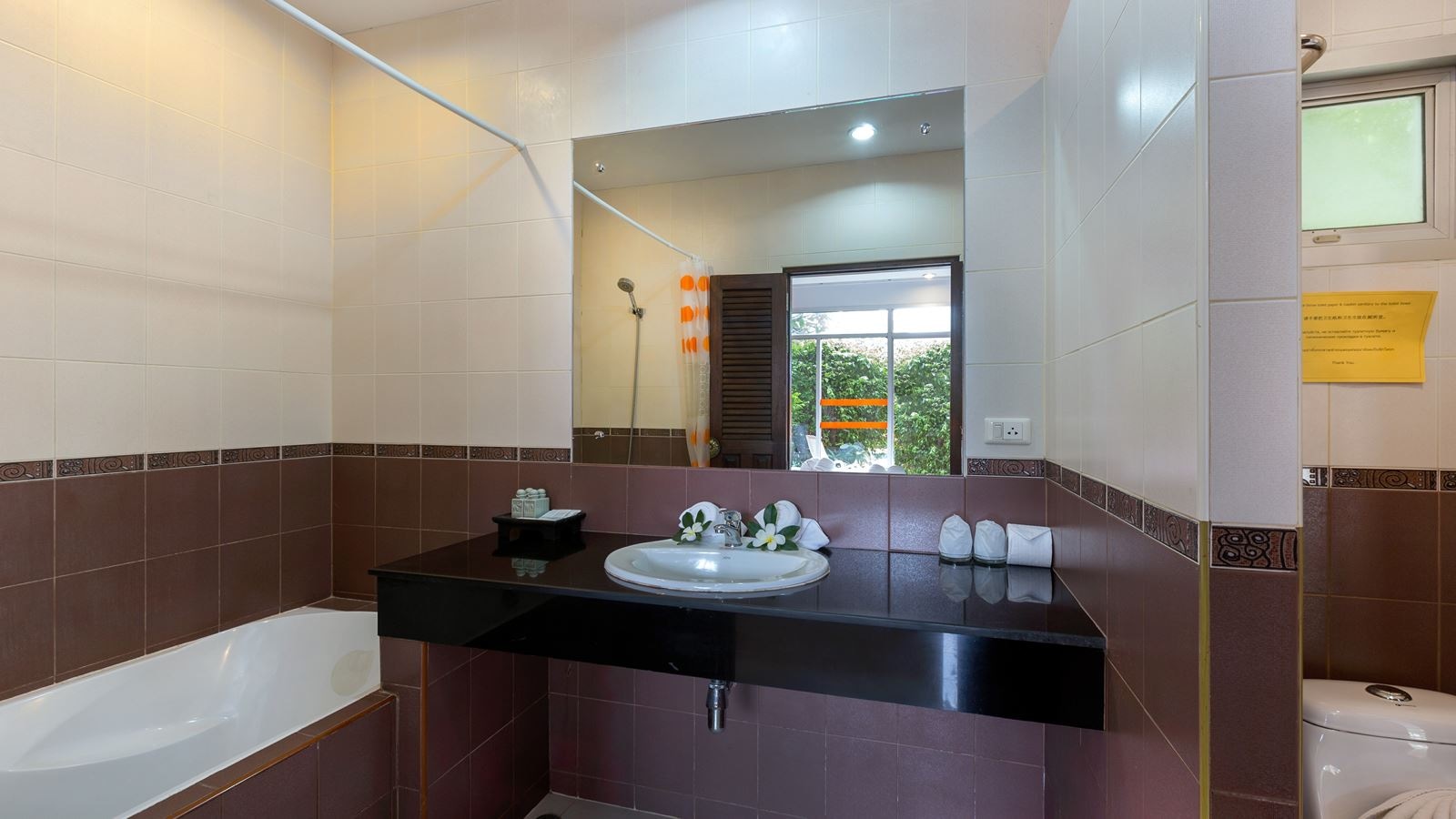 rooms-1-bedroom-suite-pool-access