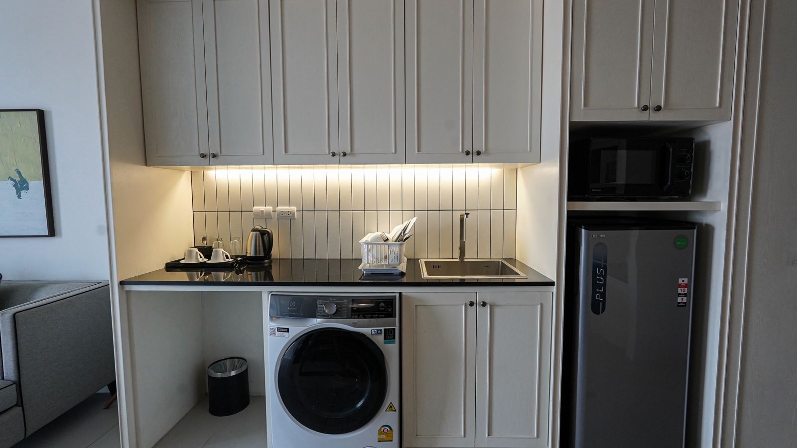 rooms-one-bedroom-suite-pool-facing