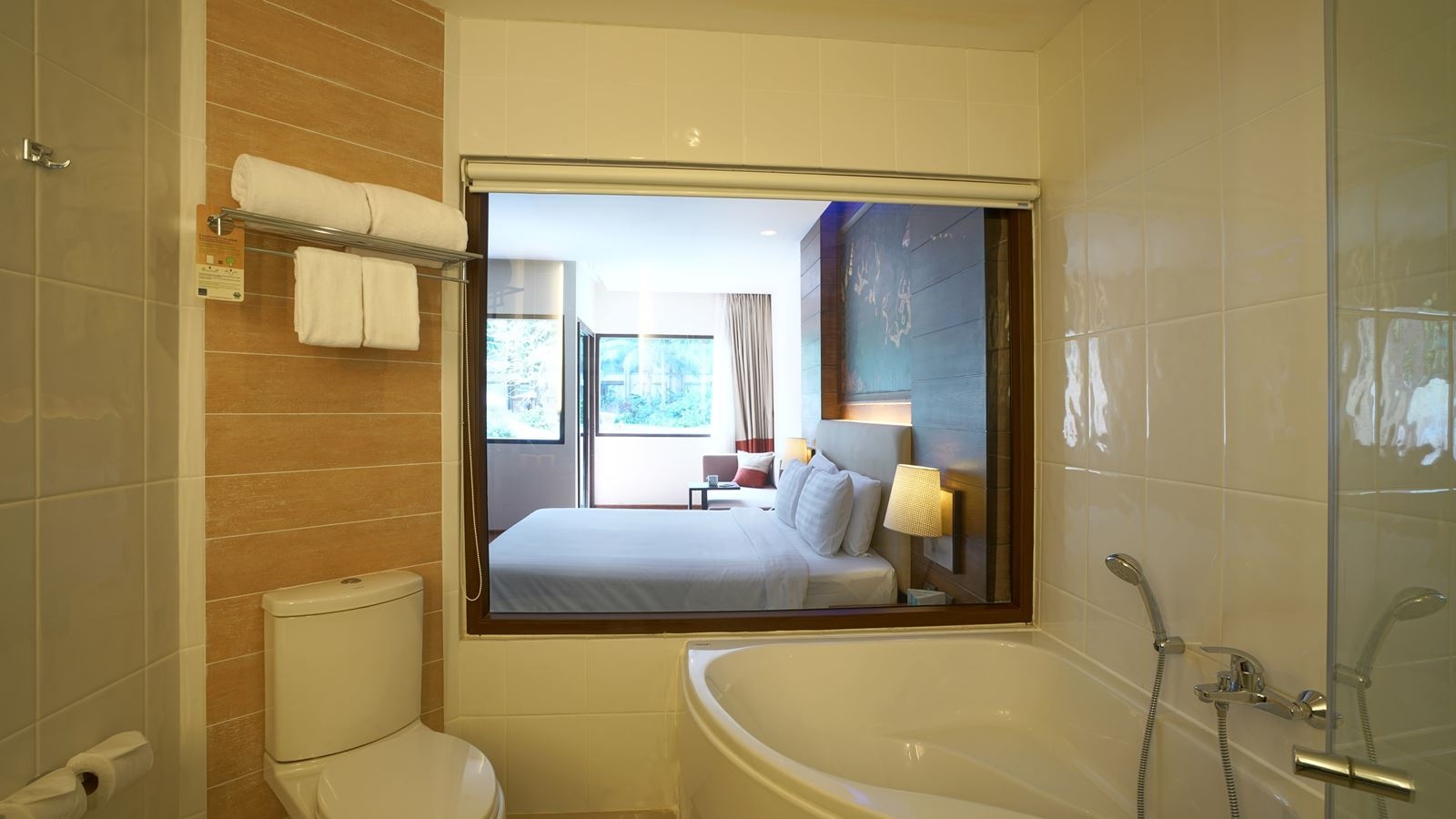 rooms-deluxe-pool-access