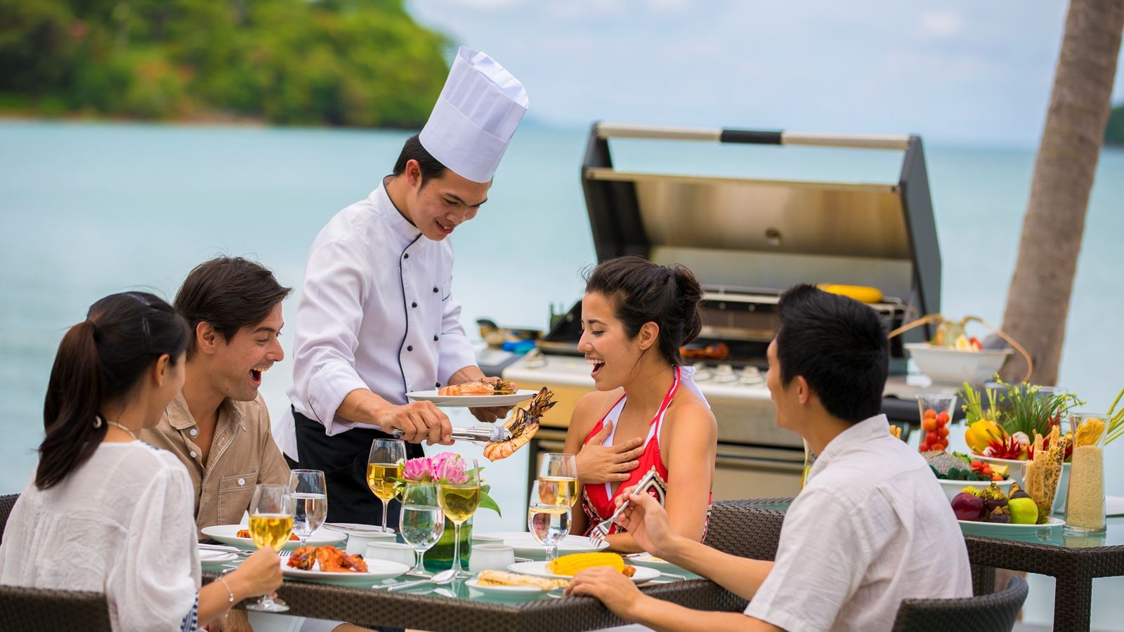 bars-splash-pool-bar