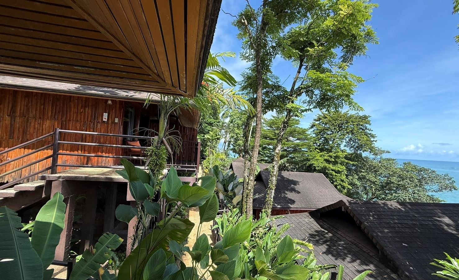 rooms-deluxe-seaview