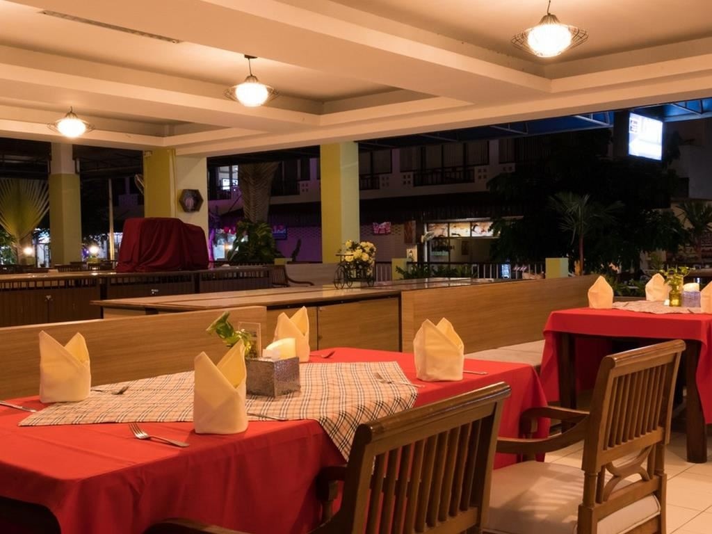 restaurants-jomtien-plaza-restuarant