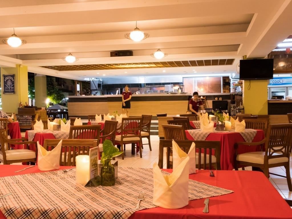restaurants-jomtien-plaza-restuarant