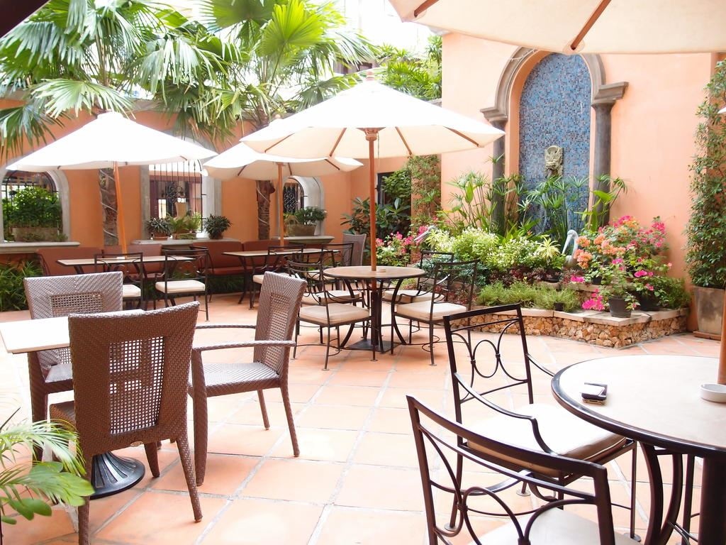 restaurants-baantana-thai-restaurant