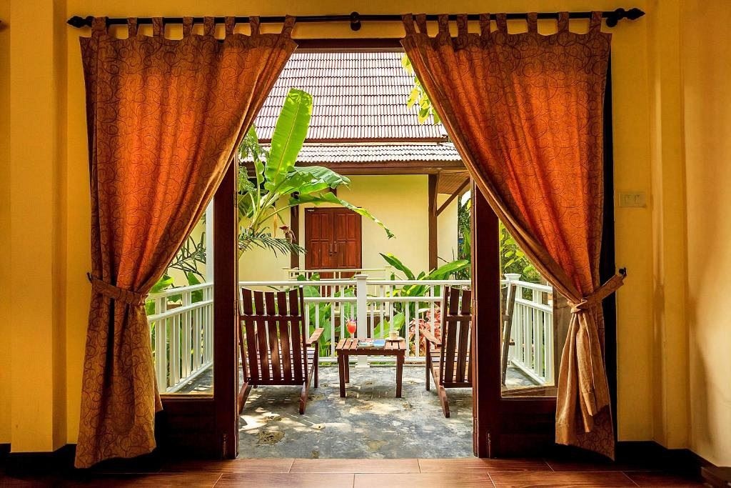 rooms-deluxe-bungalow-garden-view
