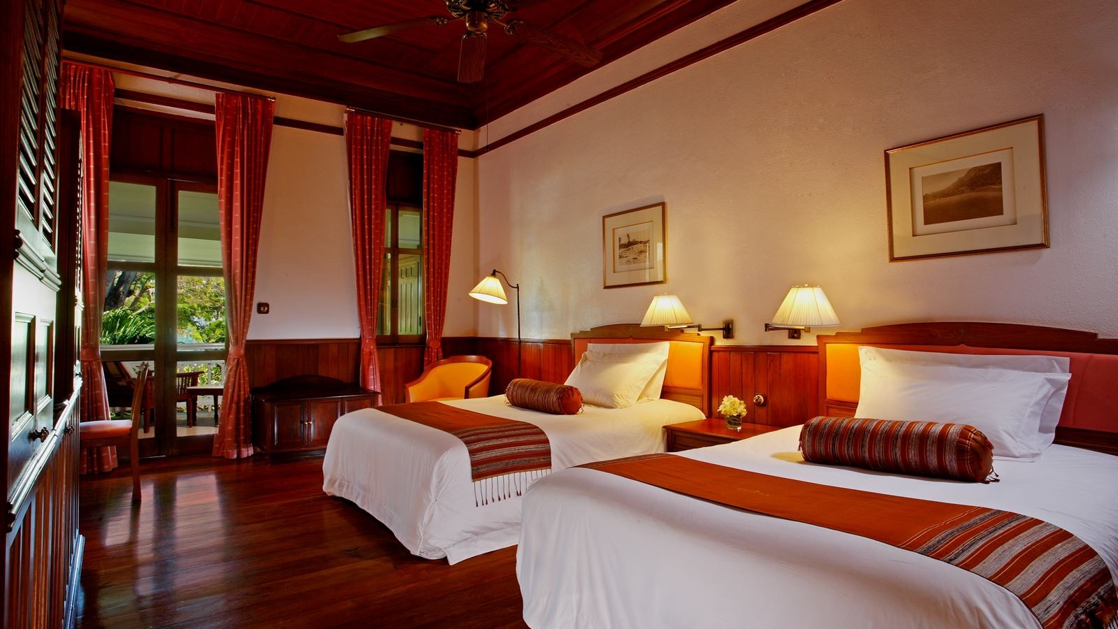 rooms-premium-deluxe-room