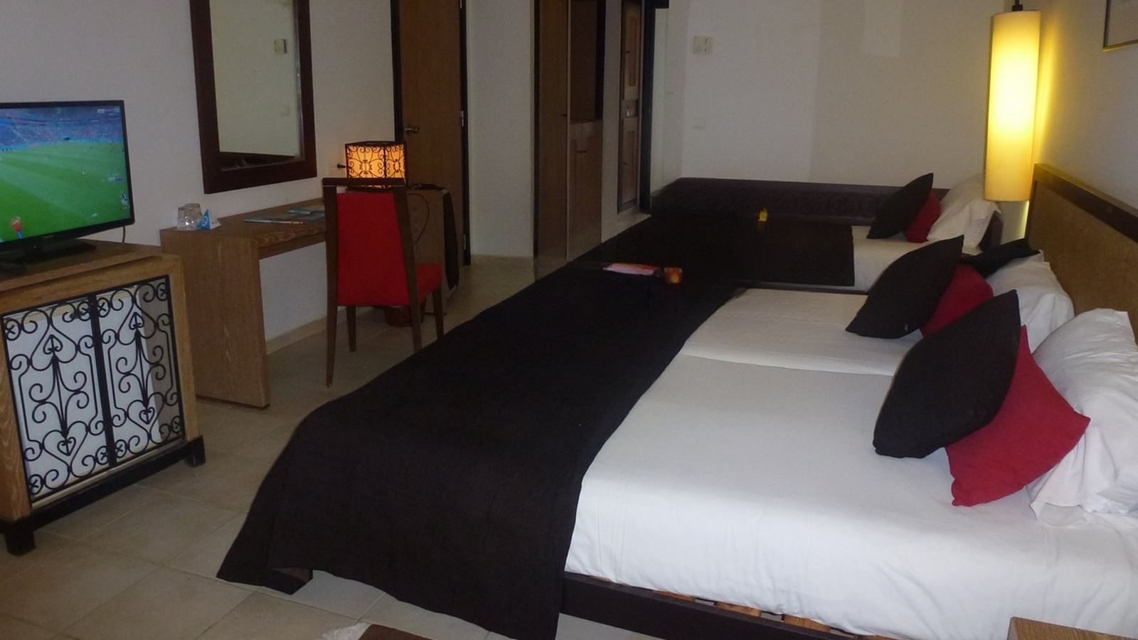 rooms-triple-room-garden-view