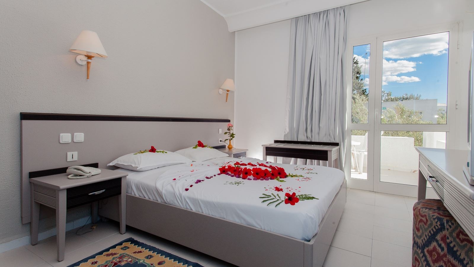 rooms-standard-room-with-terrace