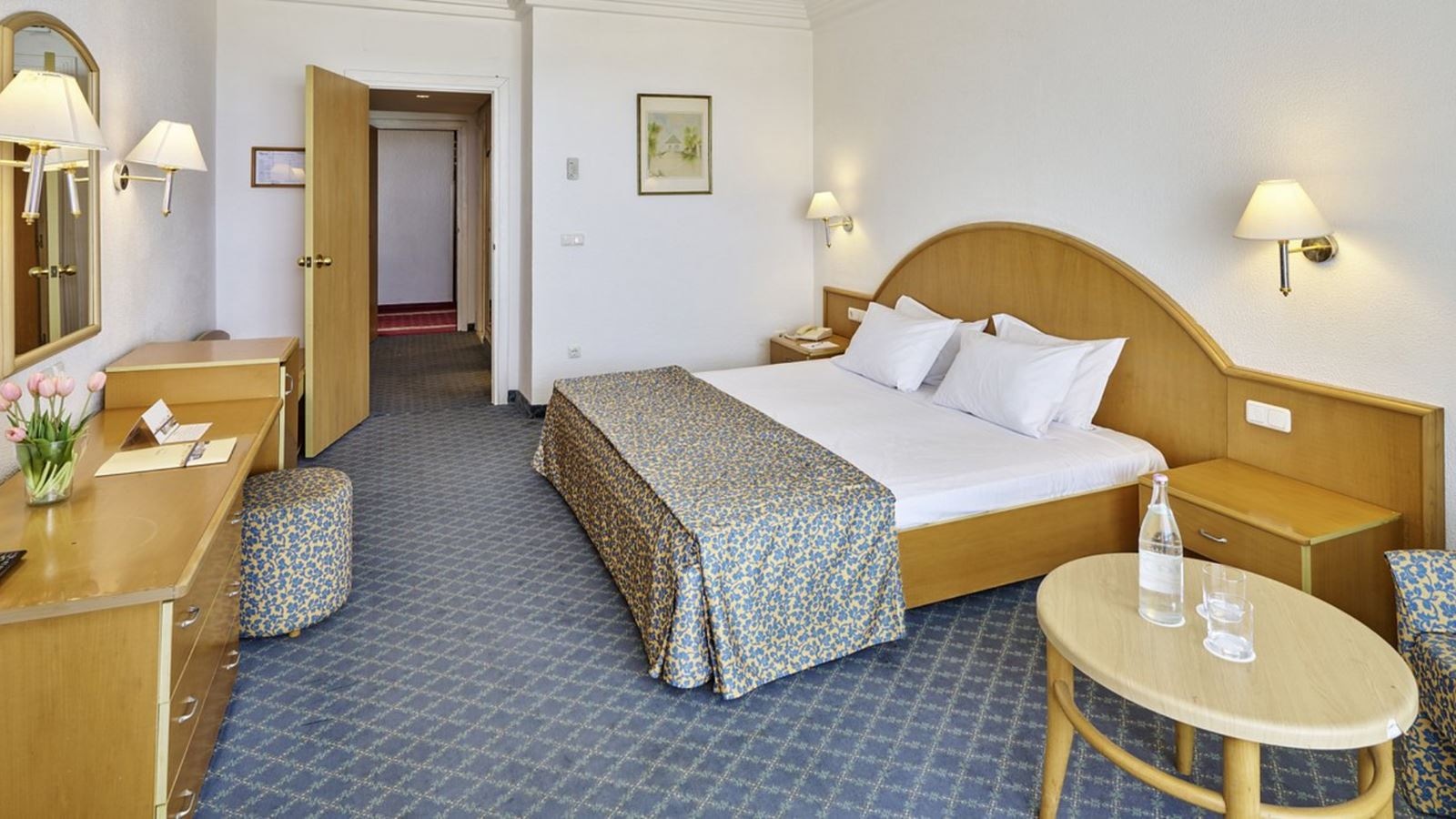 rooms-room-standard-side-sea-view