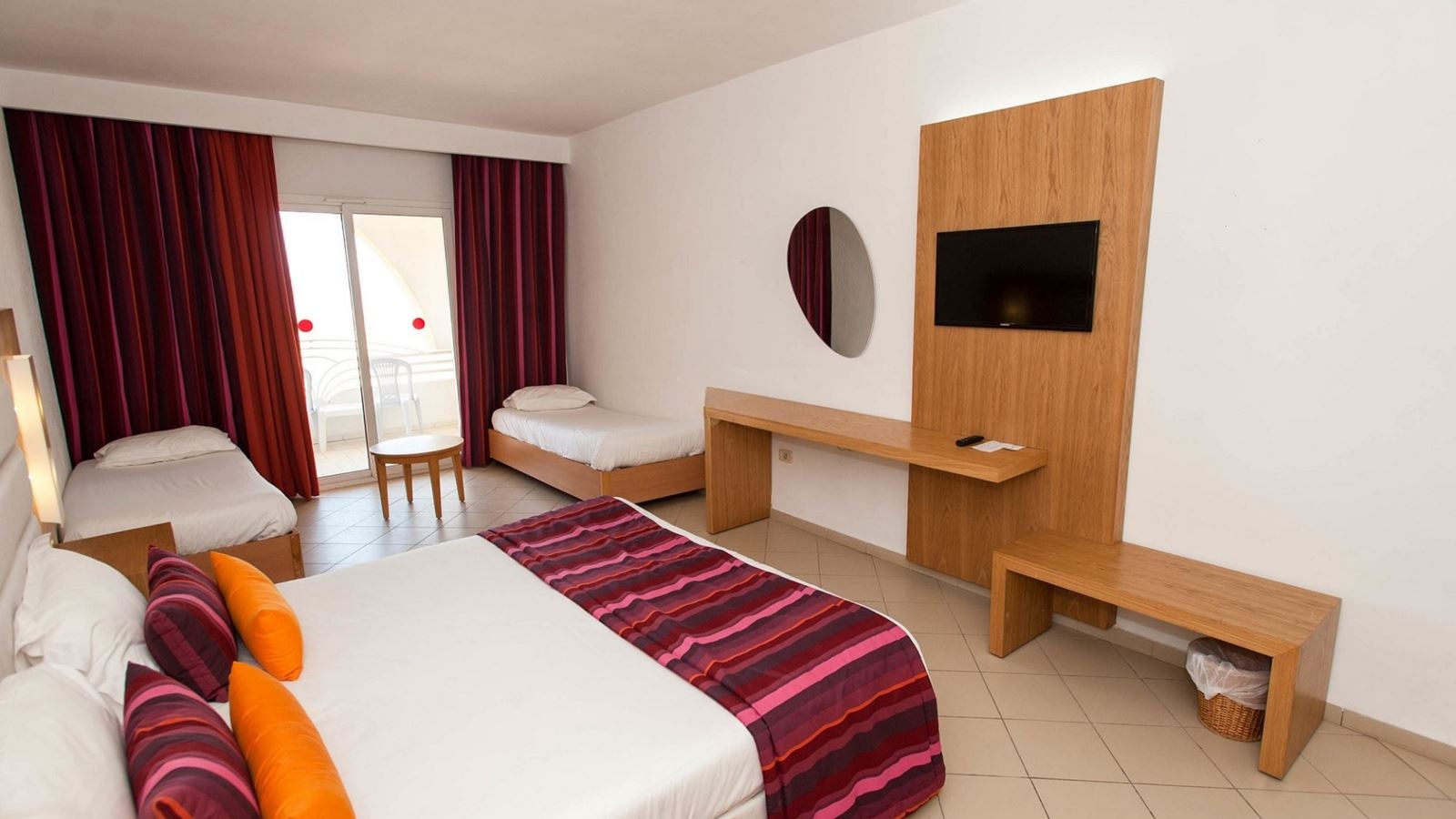 rooms-standard-family-room