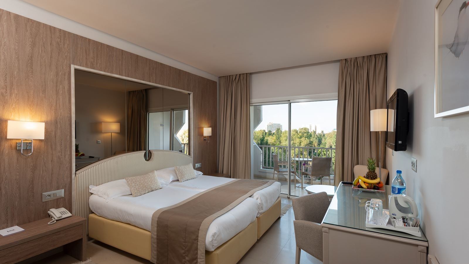 rooms-room-superior-garden-view