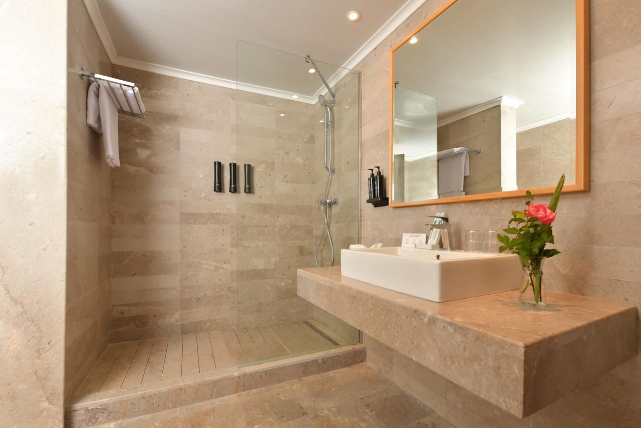 rooms-room-superior-garden-view