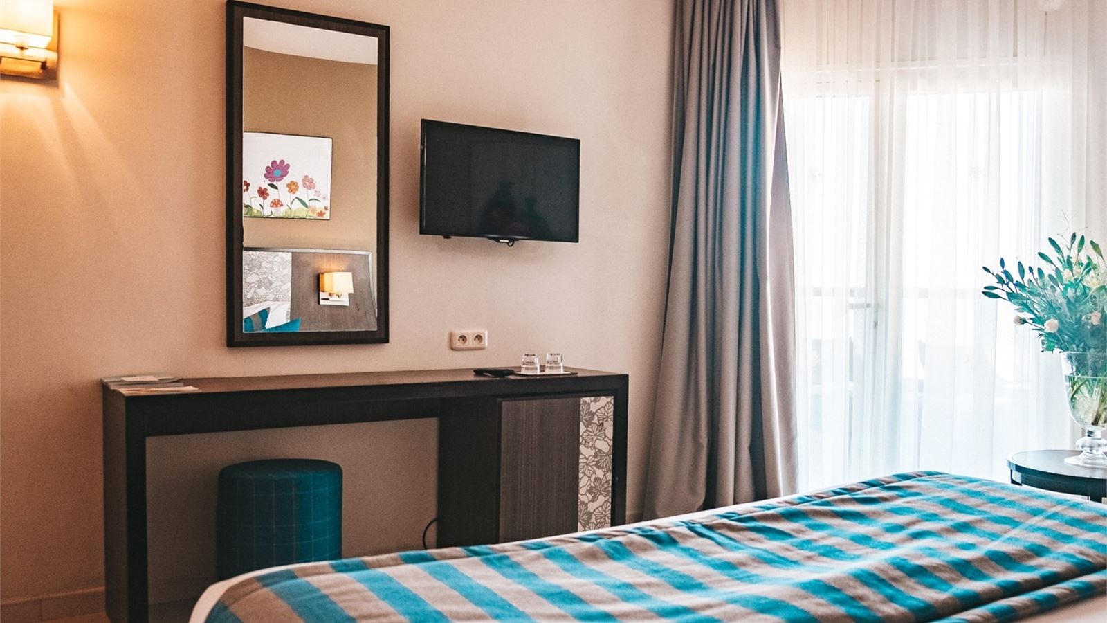 rooms-room-triple-garden-view