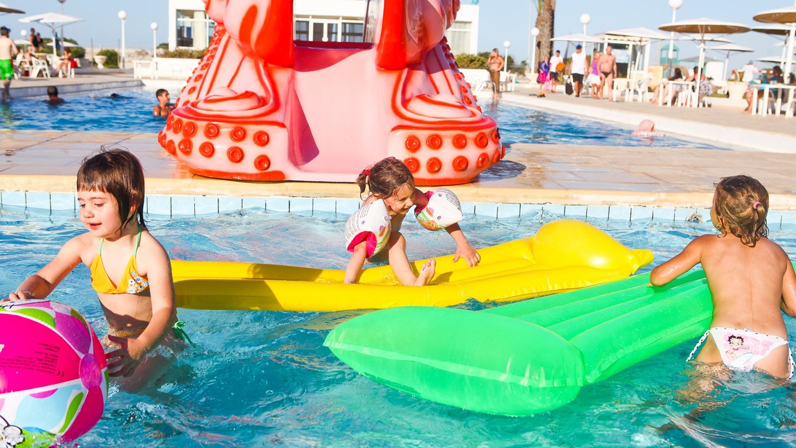 pools-outdoor-childrens-pool