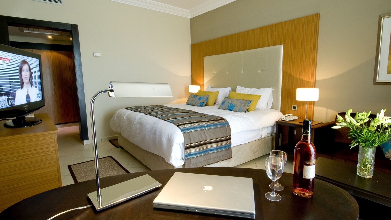 rooms-room-standard-garden-view-with-balcony-or-terrace