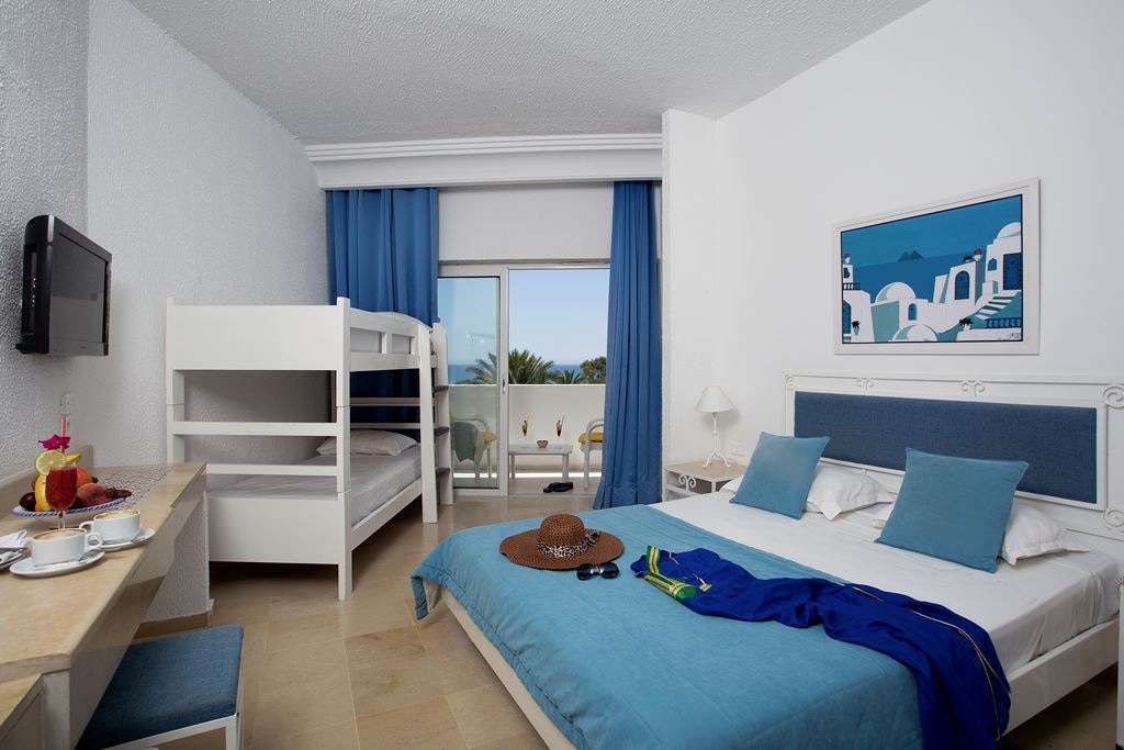 rooms-room-family-seaview