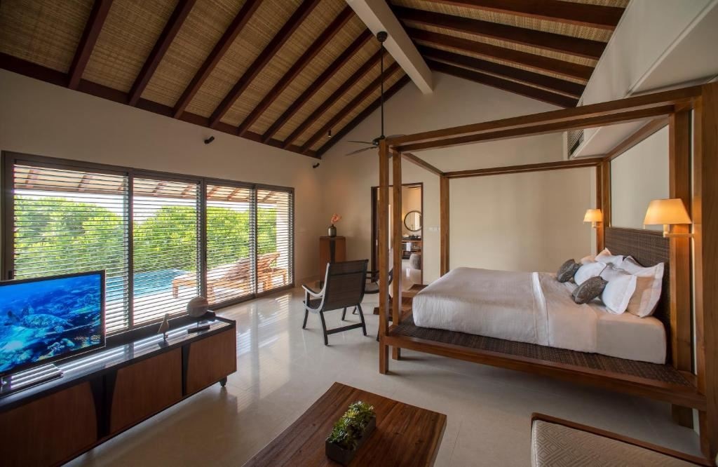 rooms-sunrise-2-bedroom-beach-pool-villa