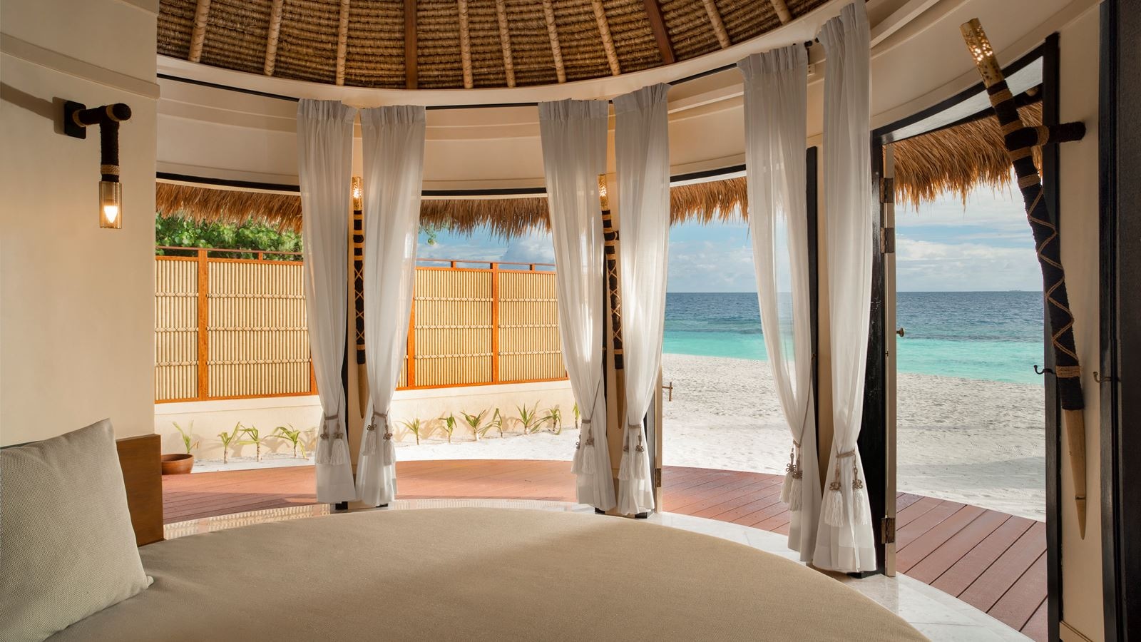 rooms-grand-beachfront-pool-villa