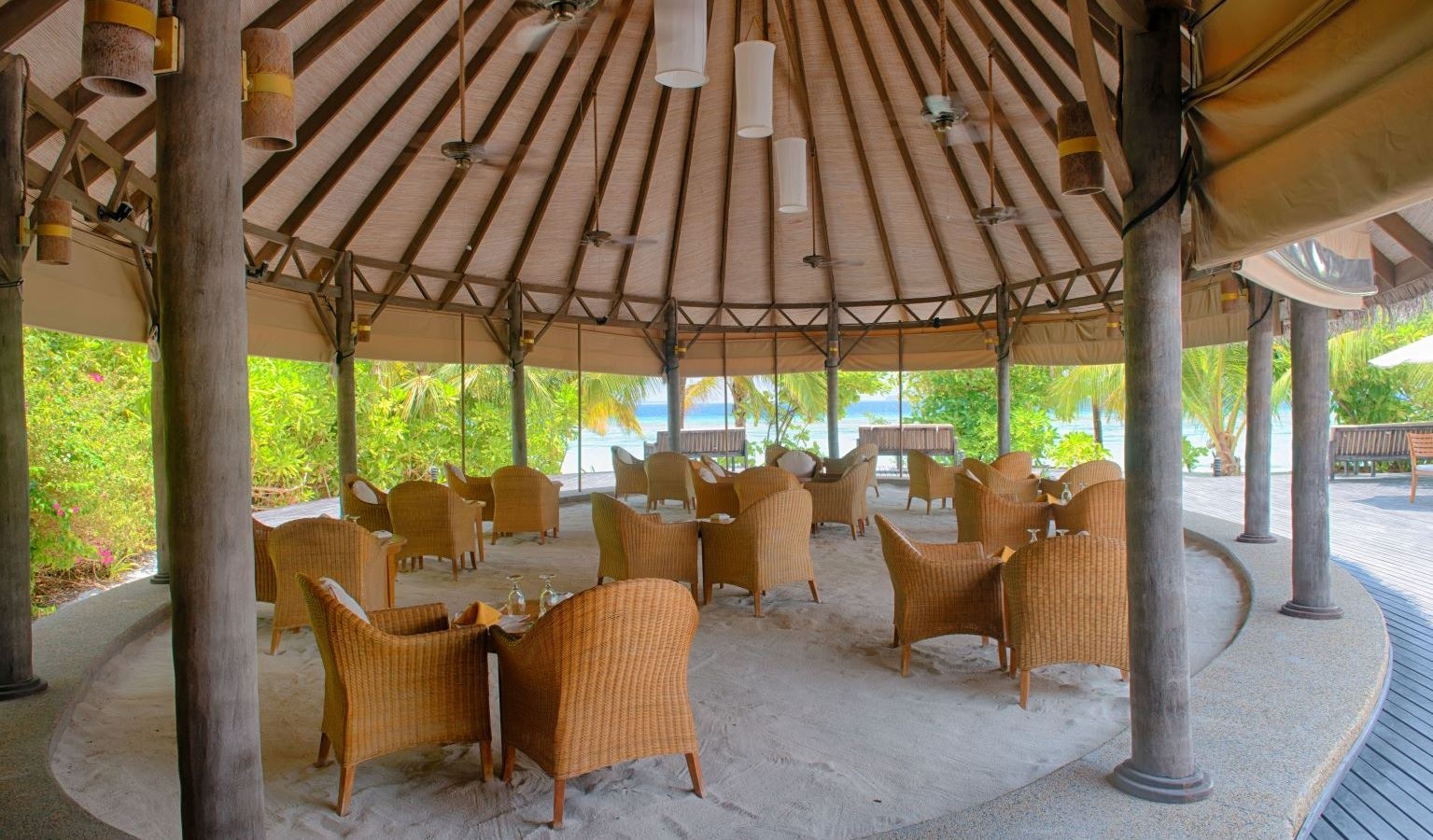 restaurants-conch-bar