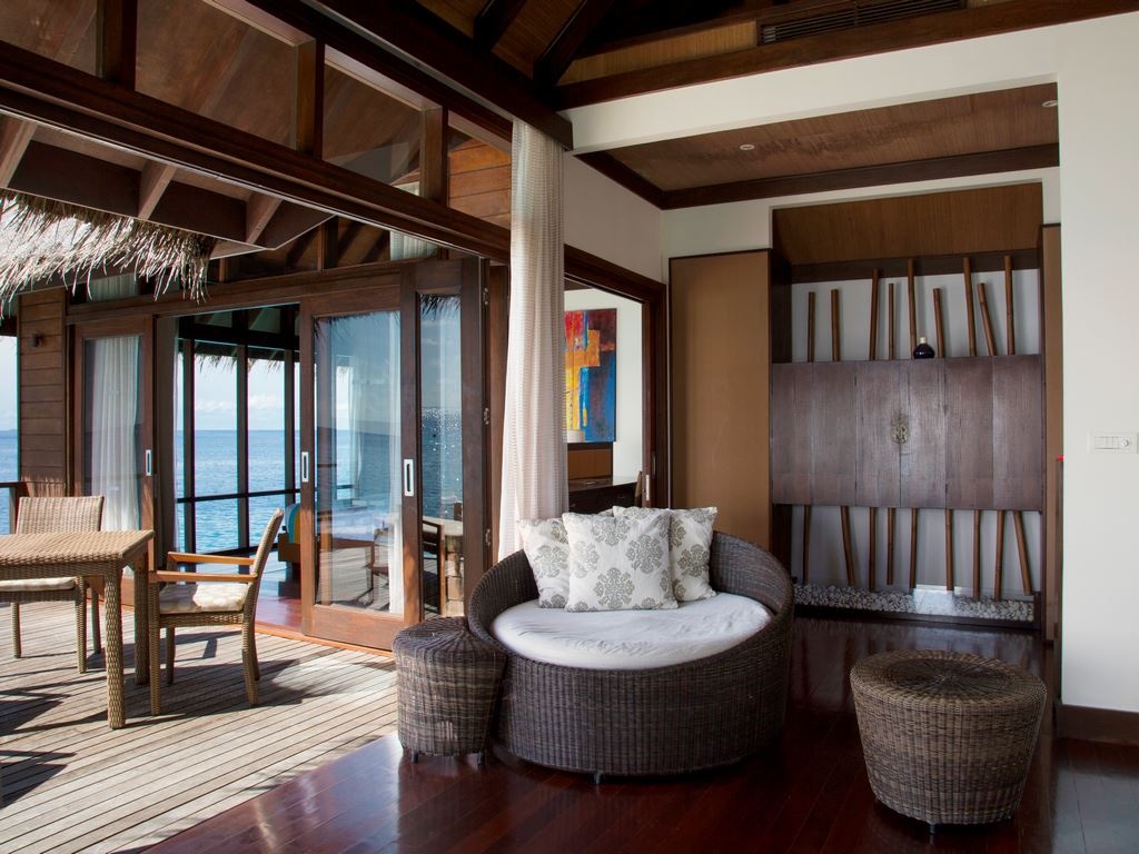 rooms-escape-water-villa-with-pool