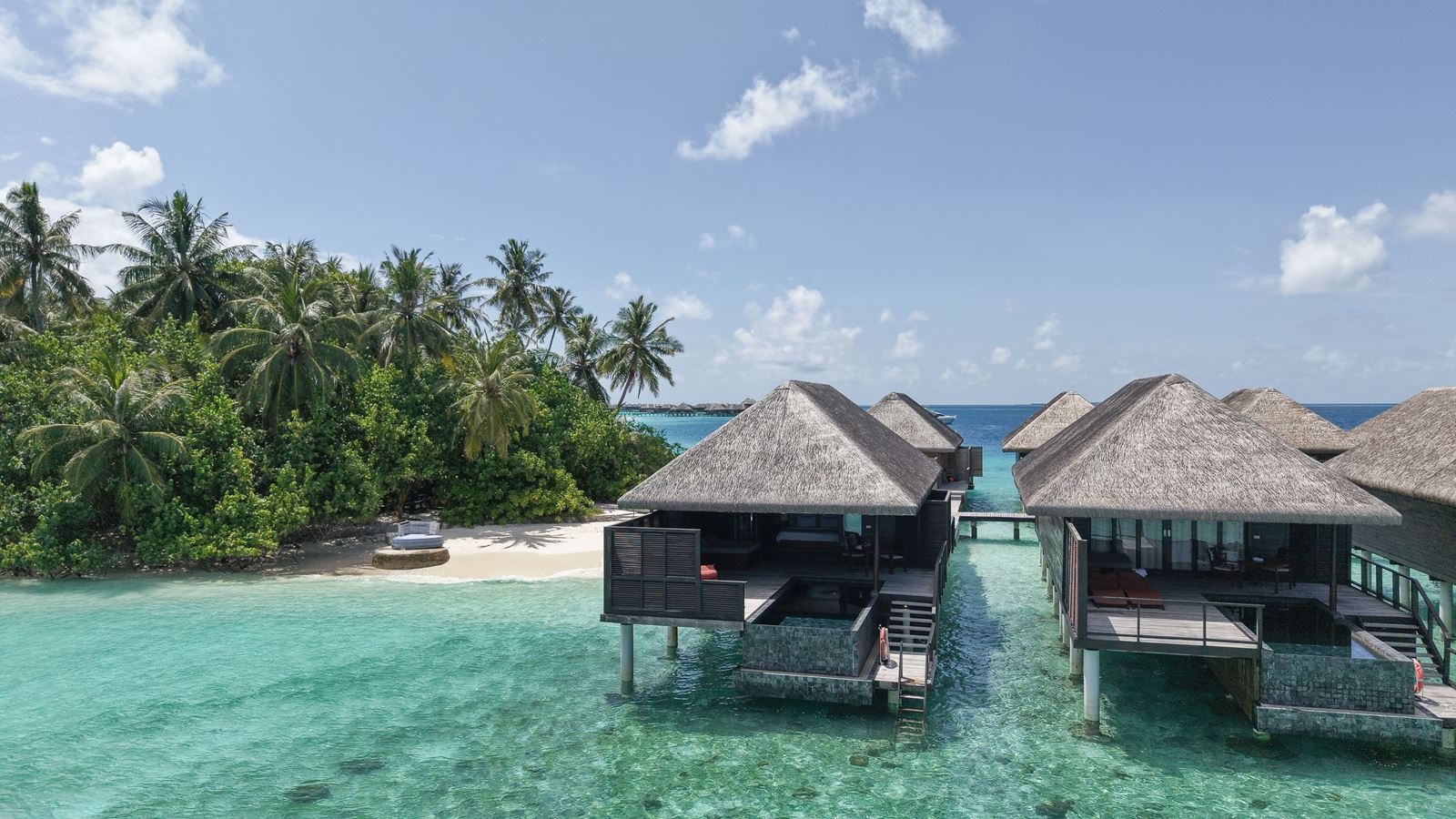 rooms-water-villa-with-pool