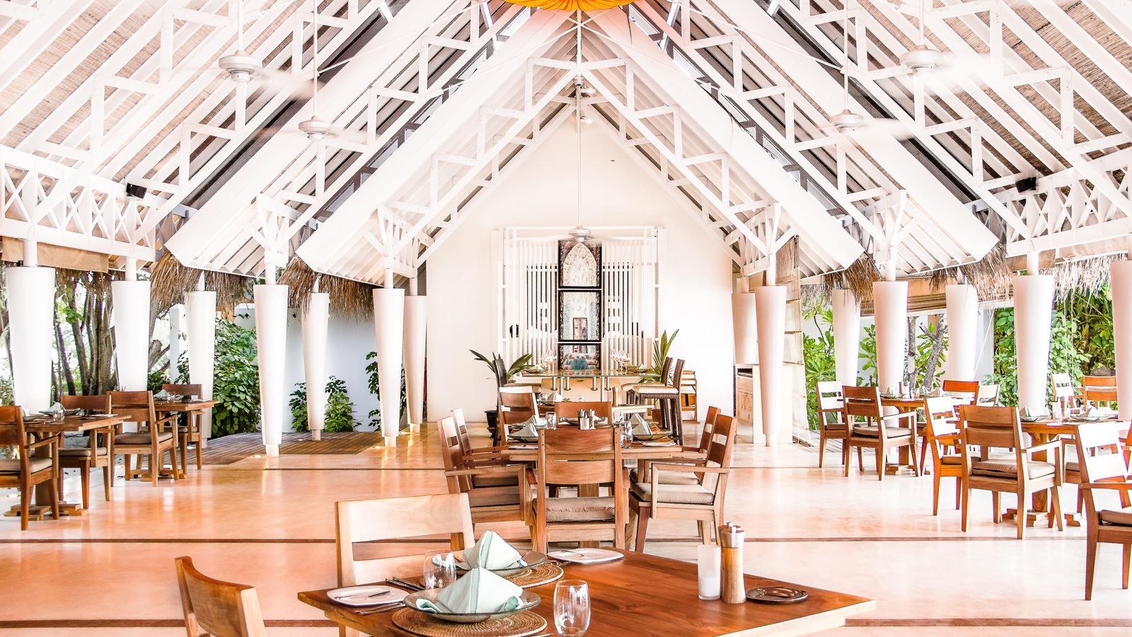 bars-senses-lounge-and-bar